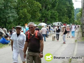 Photo de la bourse aux jouets 12 ème vide grenier du quai et bourse aux jouets