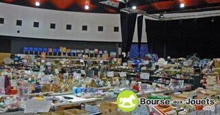 Photo de la bourse aux jouets Bourse bazar video bien-etre livres jouets decorations noel