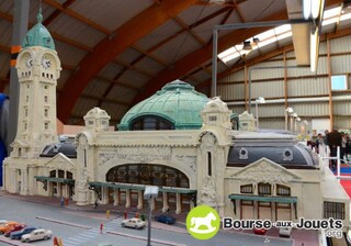 Photo de la bourse aux jouets Bourse d'échanges de trains miniatures et de jouets anciens