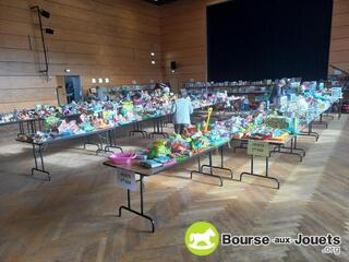 Photo de la bourse aux jouets Bourse aux jouets déco fin d année idée cadeaux accessoires