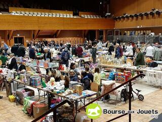 Photo de la bourse aux jouets Bourse aux jouets livres cd dvd decorations