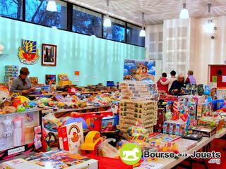 Photo de la bourse aux jouets Braderie jouets neufs et occasion - secours populaire