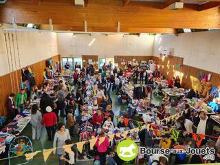 Photo de la bourse aux jouets Vide ta chambre à Forcalquier (école Espariat)